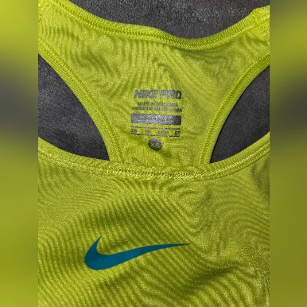 NIKE Bundle Tee & Sports Bra Women's Size XS